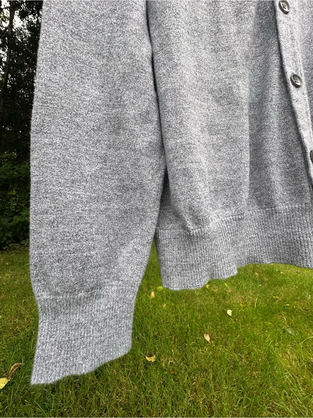 Banana Republic Cardigan Men’s V-Neck Button Sweater Soft Gray Classic Timeless
